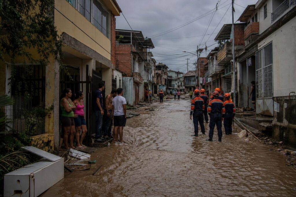 Zona residencial de Caracas afectada por el desbordamiento de quebradas durante las lluvias.